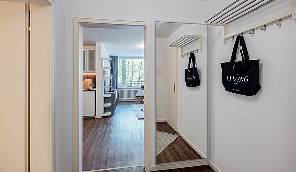 Квартира в многоэтажно доме с 2 комнатами | München-Bogenhausen | 70142 | Diele mit Stauraum