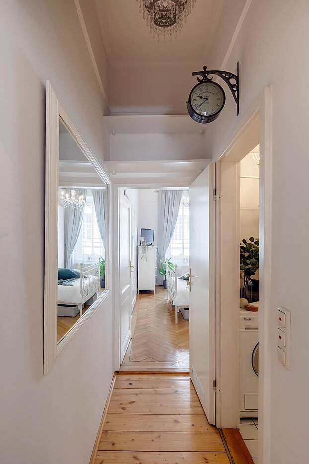 Квартира в многоэтажно доме с 2 комнатами | München-Altstadt | 2103ML4 | Kleiner Flur zum...