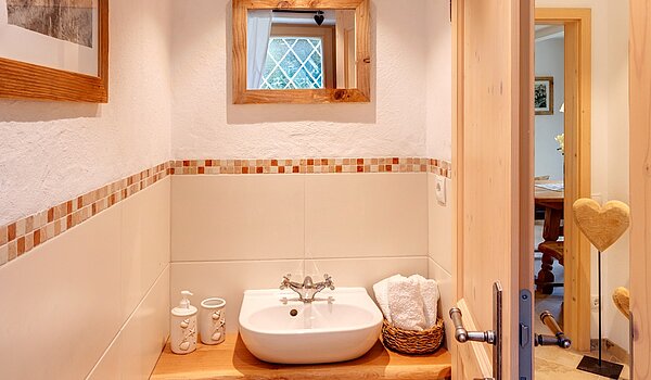 Плоский с 2.5 комнатами | Kreuth | 701351 | Gäste WC