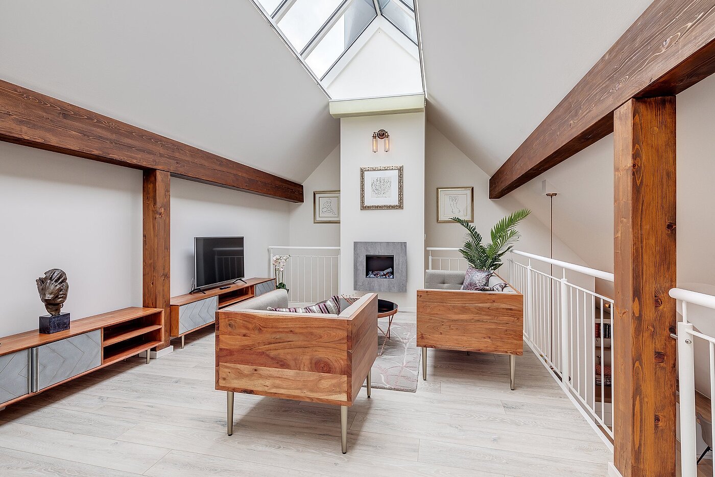 Квартира в многоэтажно доме с 2.5 комнатами | München-Moosach | 2012ML4 | ... die Galerie mit Kamin