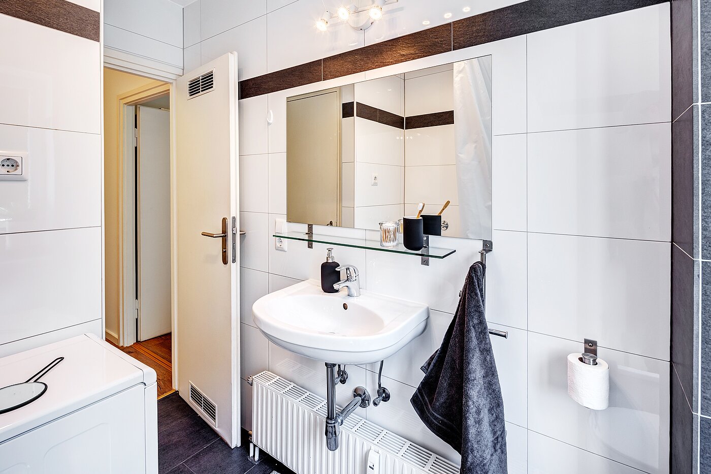 Квартира в многоэтажно доме с 2.5 комнатами | München-Berg am Laim | 70030 | Tageslichtbad mit...