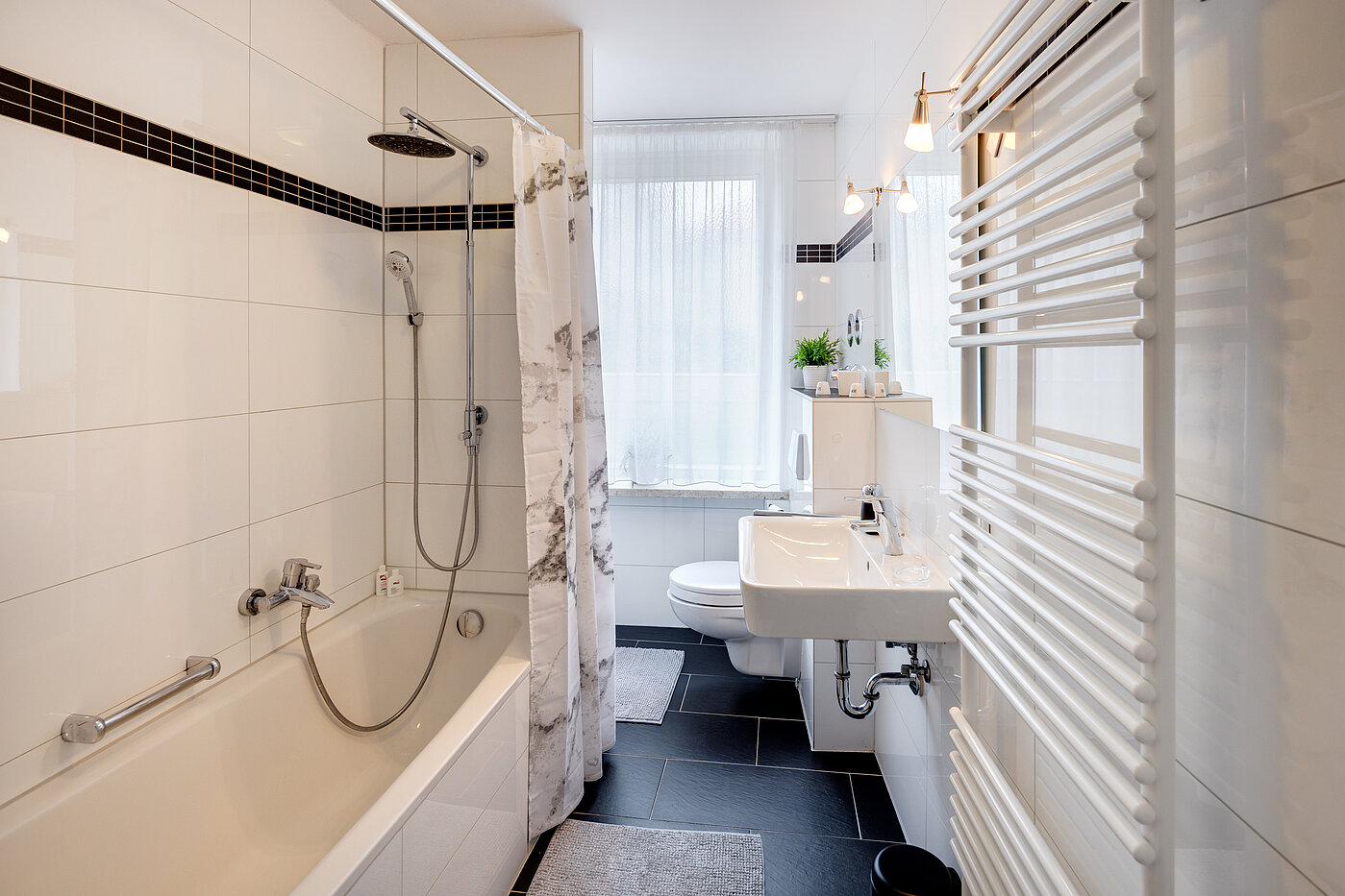 Плоский с 2 комнатами | 70219 | Modernes Bad...