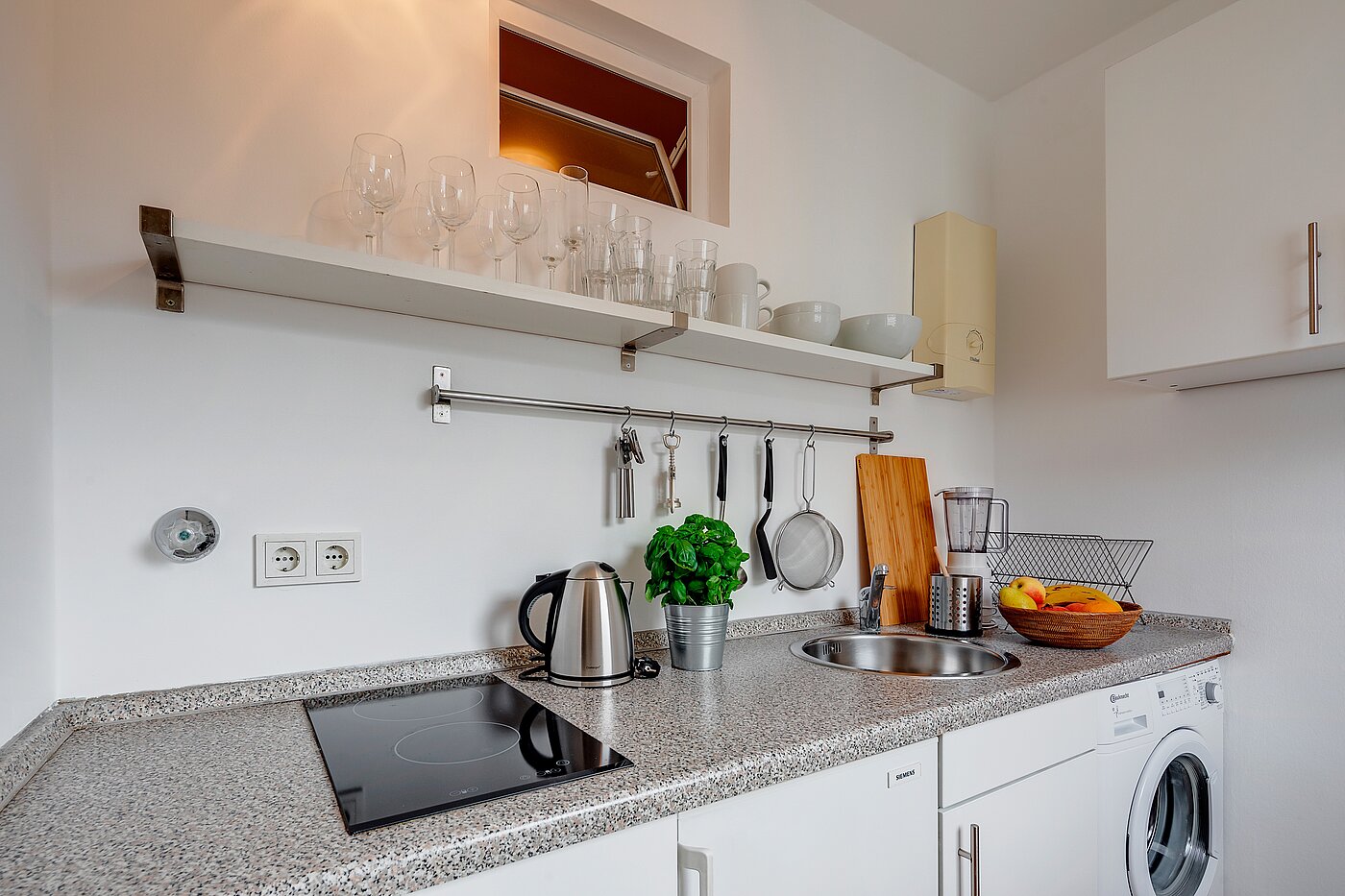 Квартира в многоэтажно доме с 2 комнатами | München-Schwabing | 70130 | ...und Platz für die Waschmaschine