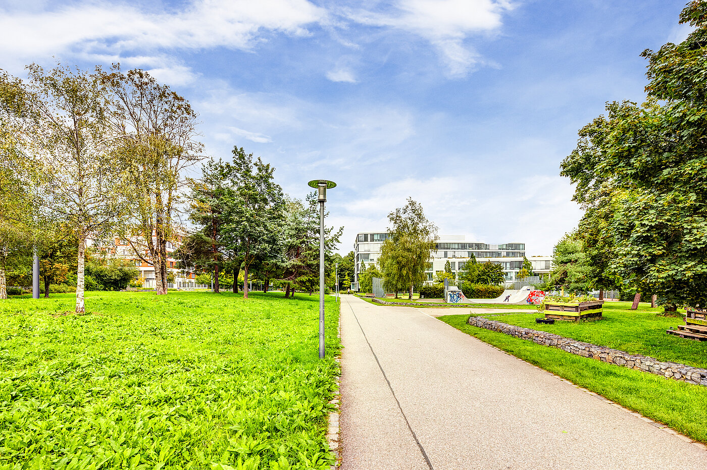 Квартира в многоэтажно доме с 2 комнатами | München-Schwabing | 70153 | Viele Grünflächen innerhalb der Parkstadt