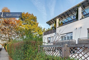 Taufkirchen: Haus in Haus! Sanierte 4 Zimmer Maisonette-Wohnung
