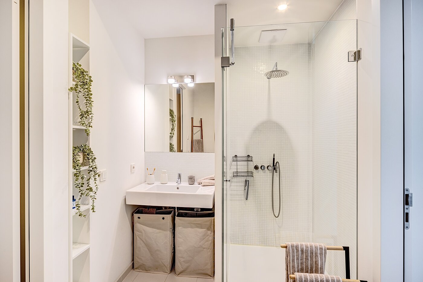 Apartment с 1.5 комнатами | München-Neuhausen | 70444 | ...Duschbad - beidseitig...