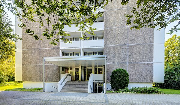 Квартира в многоэтажно доме с 3 комнатами | München-Bogenhausen | 70261 | Eingang