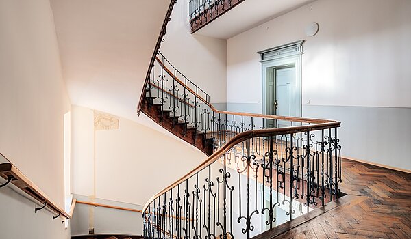 Квартира в многоэтажно доме с 2 комнатами | München-Isarvorstadt | 703031 | Eingangstür