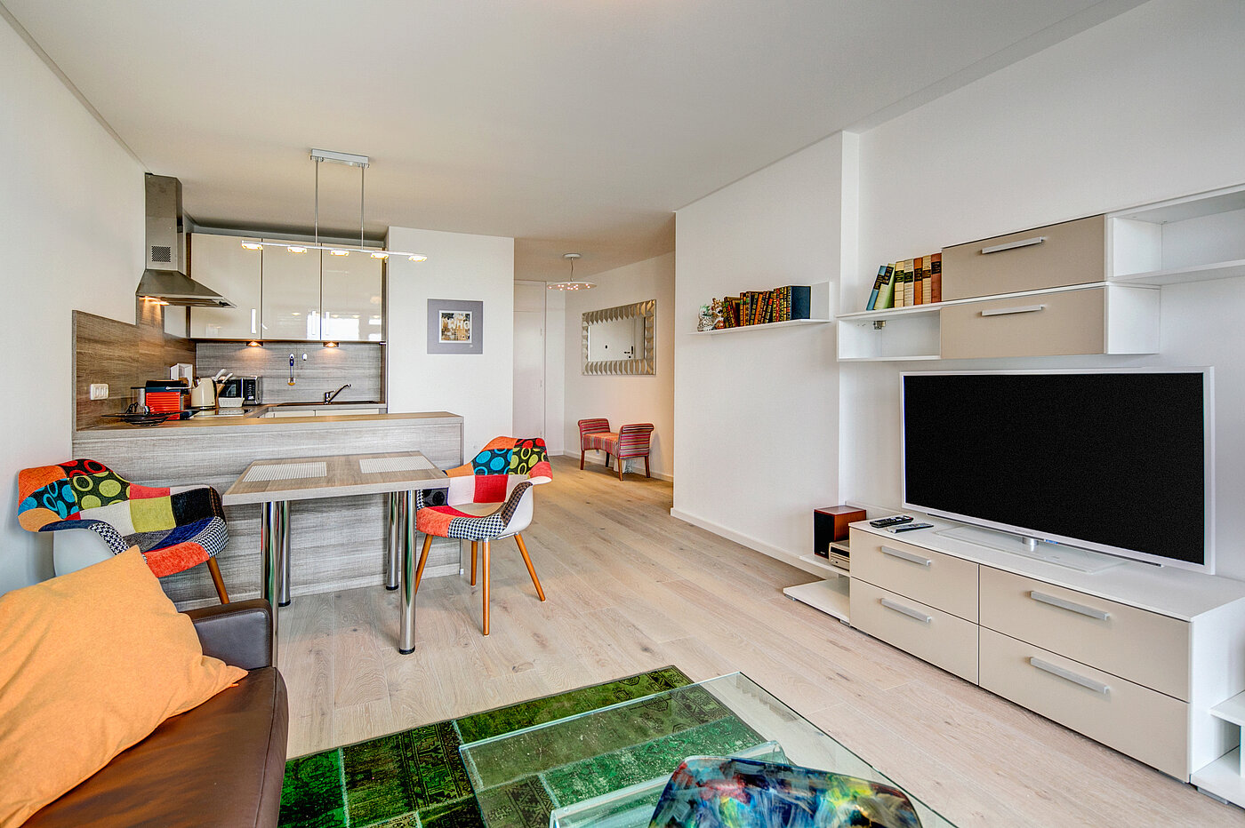 Квартира в многоэтажно доме с 2 комнатами | München-Schwabing | 70445 | Wohn- und Essbereich