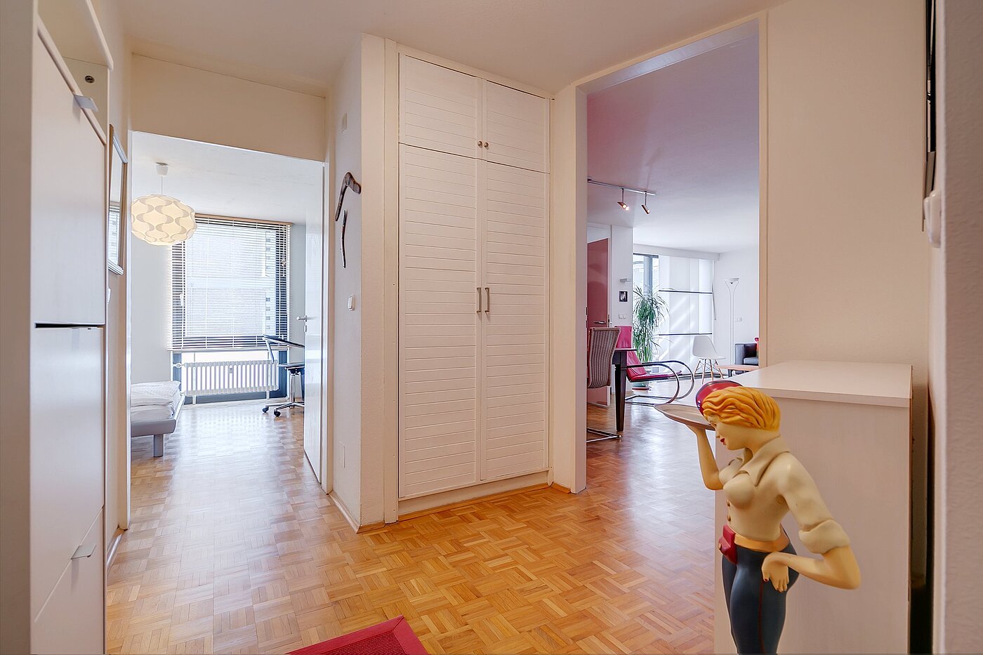 Квартира в многоэтажно доме с 2 комнатами | München-Schwabing | 2004ML1 | Großer Flur