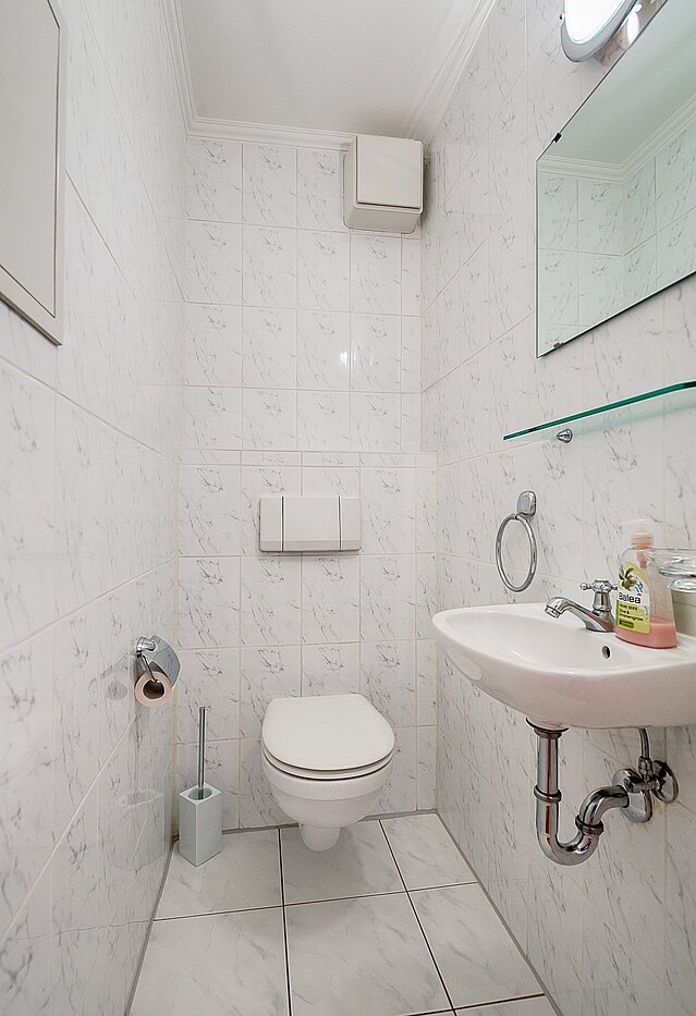 Квартира в многоэтажно доме с 2 комнатами | München-Schwabing | 2102ML3 | Das separate WC