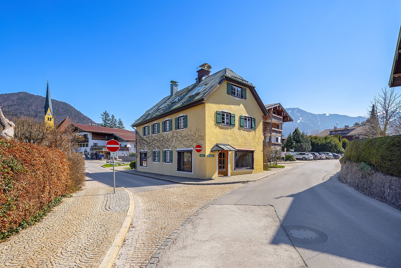 Mehrfamilienhaus с 11 комнатами | Rottach-Egern | 70215 | In unmittelbarer Nähe zum See.