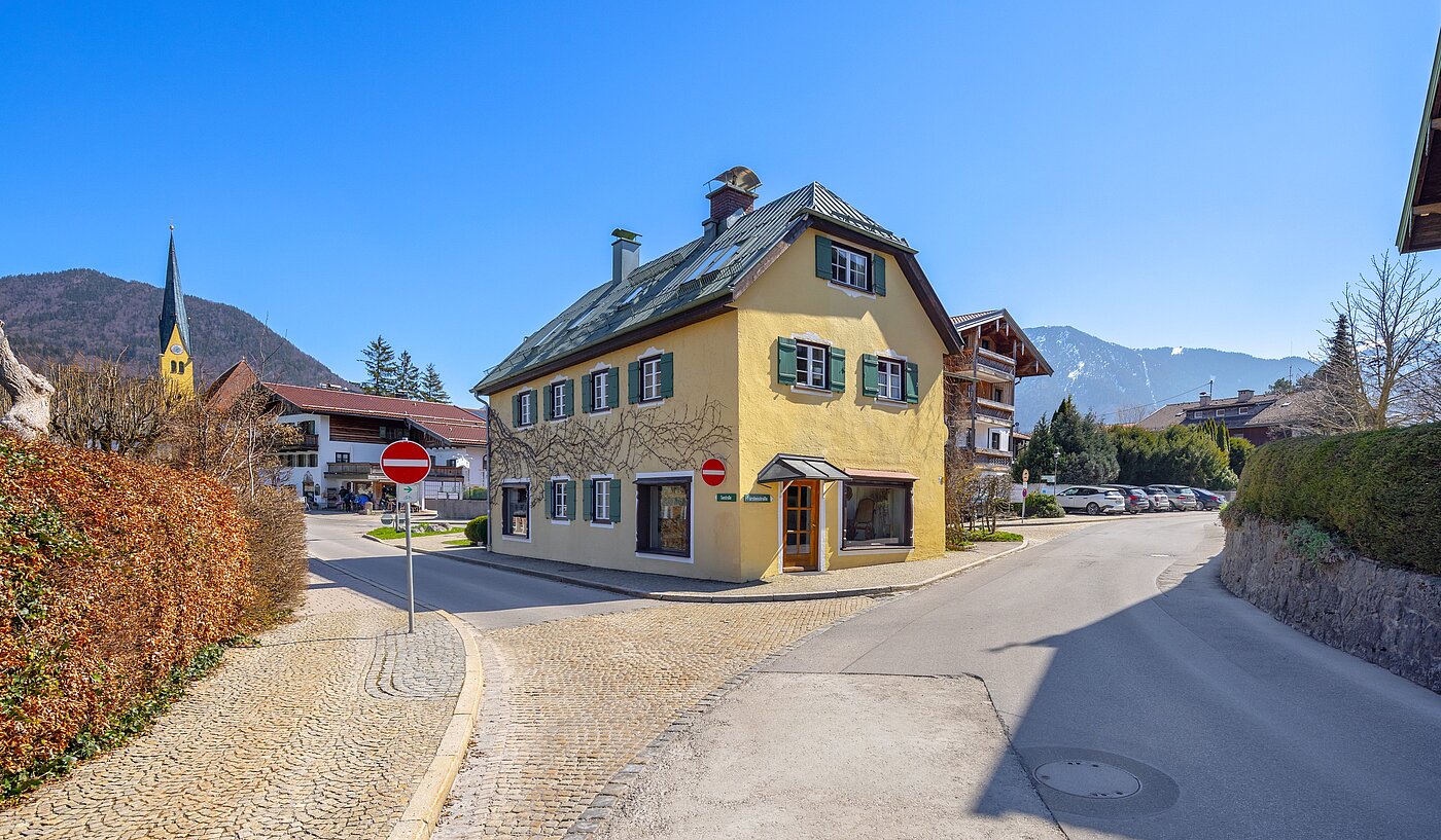 Mehrfamilienhaus с 11 комнатами | Rottach-Egern | 70215 | In unmittelbarer Nähe zum See.