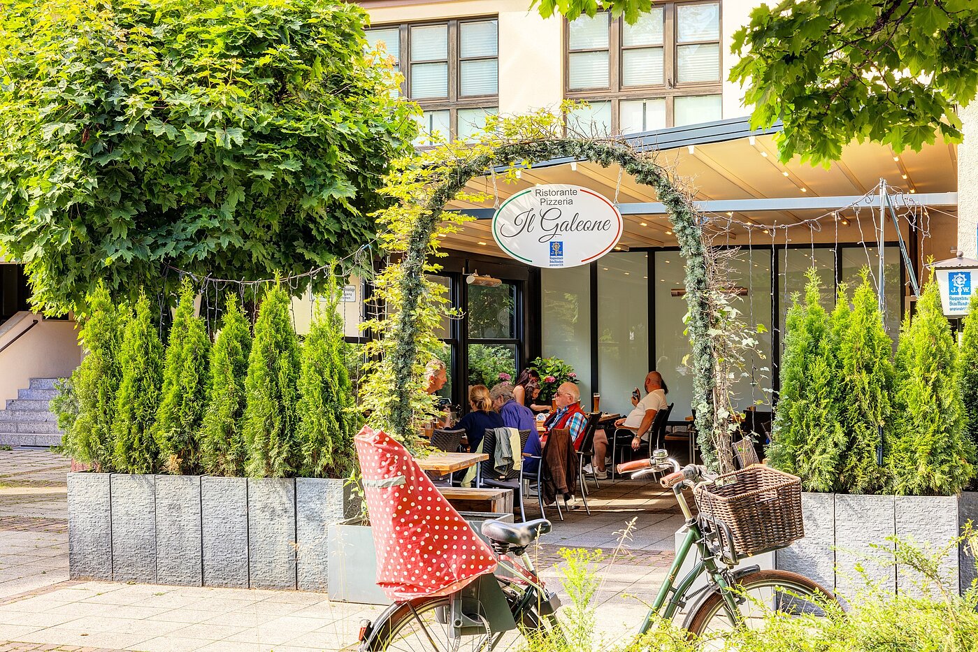 Квартира в многоэтажно доме с 5 комнатами | München-Neuhausen | 70140 | Alles...