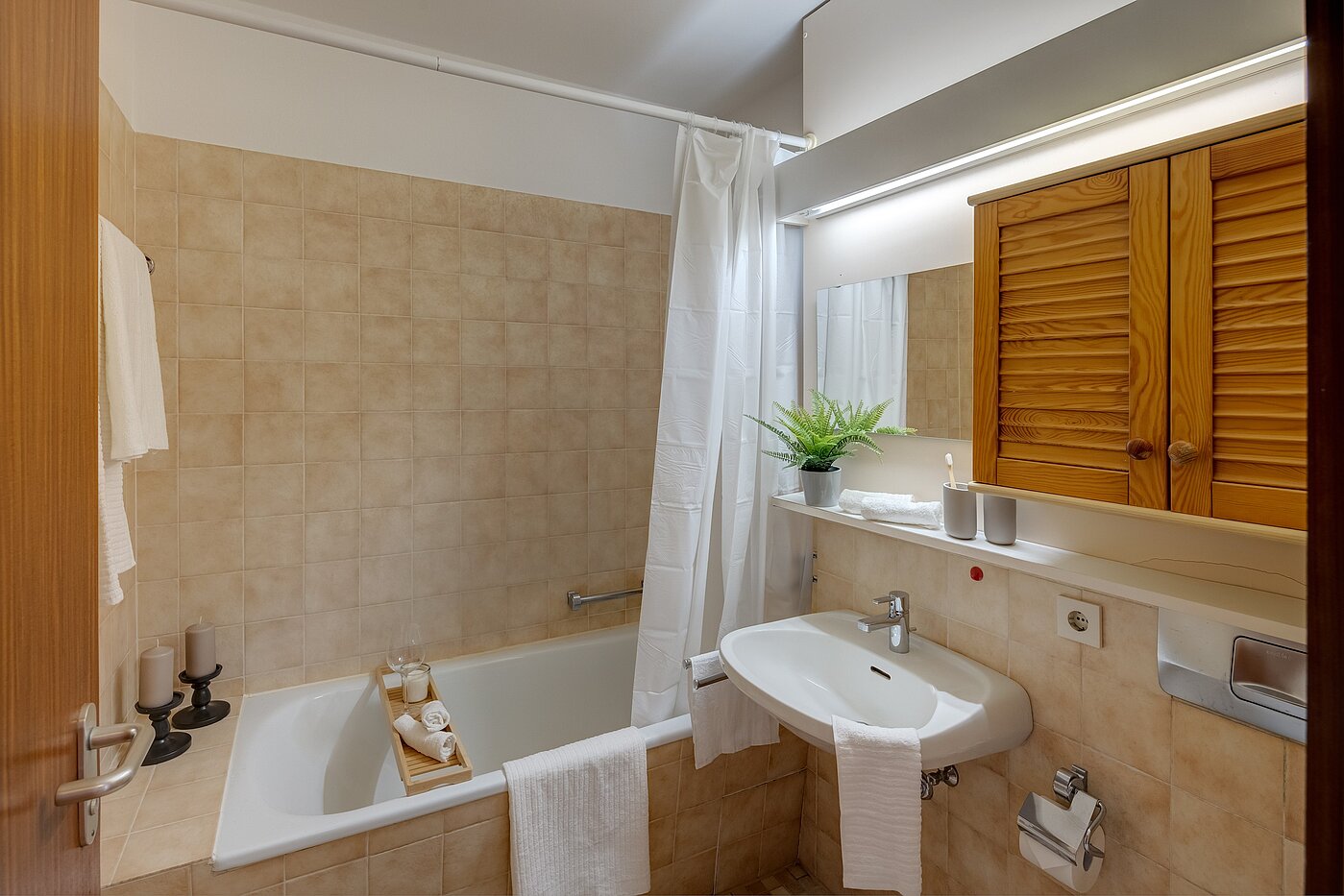 Квартира в многоэтажно доме с 1 комнатная | Starnberg | 2202ML2 | Das helle Wannenbad