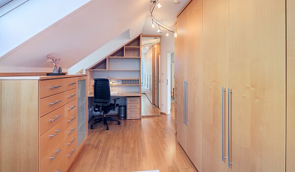 Мансардная квартира с 3 комнатами | 70501 | ...Arbeitszimmer