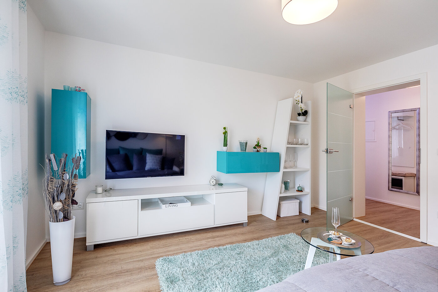 Квартира в многоэтажно доме с 2 комнатами | München-Allach | 70412 | ...Zugang zum...