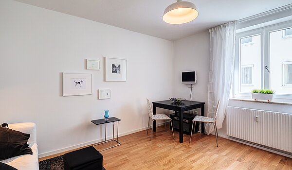 Квартира в многоэтажно доме с 2 комнатами | München-Maxvorstadt | 70398 | Wohnbereich