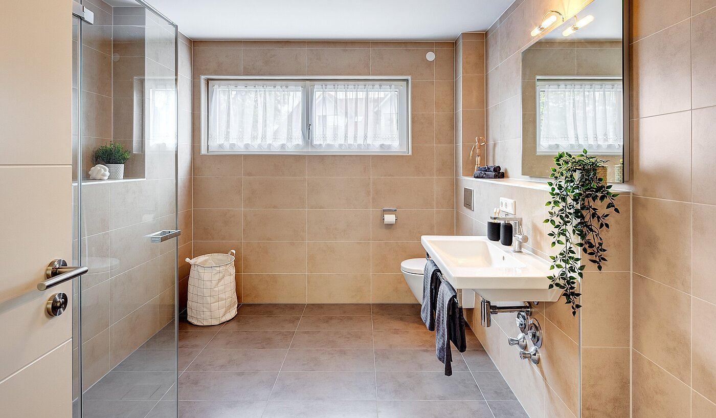 Квартира в многоэтажно доме с 3 комнатами | Gauting | 70116 | Bad mit Fenster