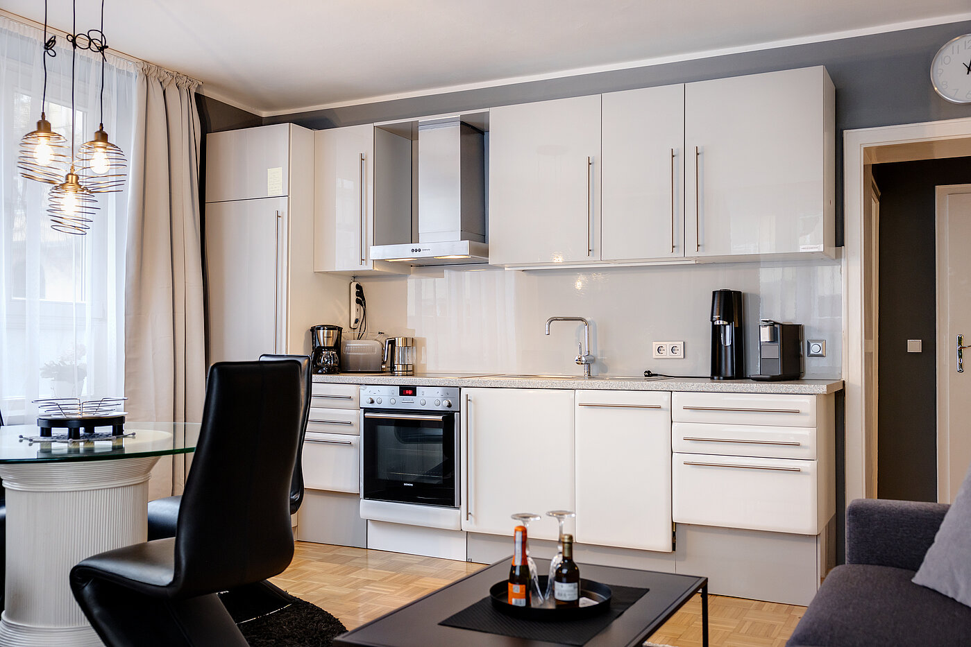 Плоский с 2 комнатами | 70219 | Ansprechende Küchenzeile...