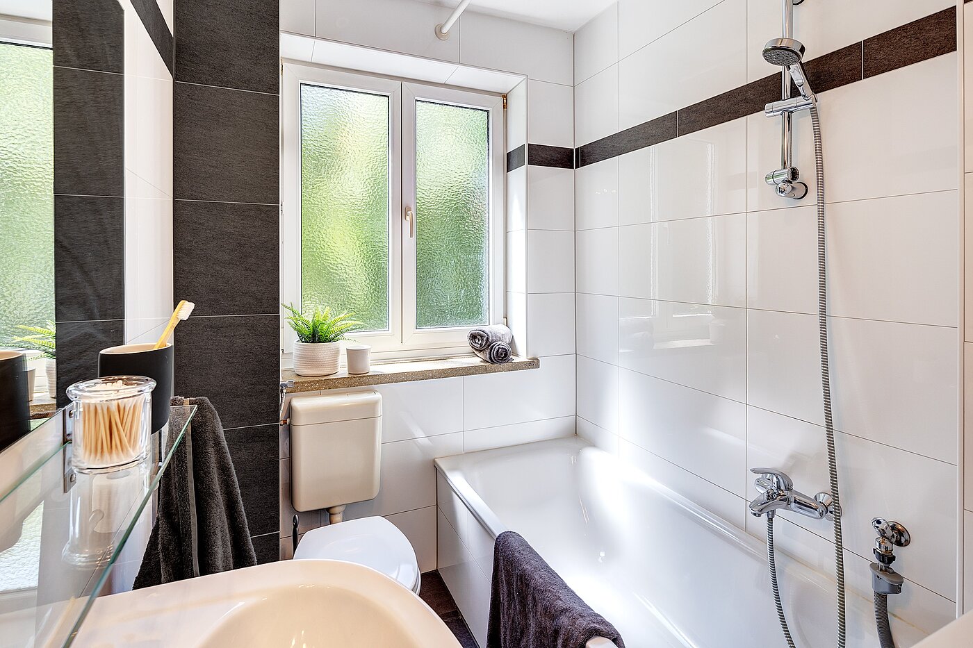 Квартира в многоэтажно доме с 2.5 комнатами | München-Berg am Laim | 70030 | ...Badewanne