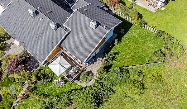 Угловой террасный дом с 3 комнатами | Kreuth | 70037 | Luftbild auf das Grundstück