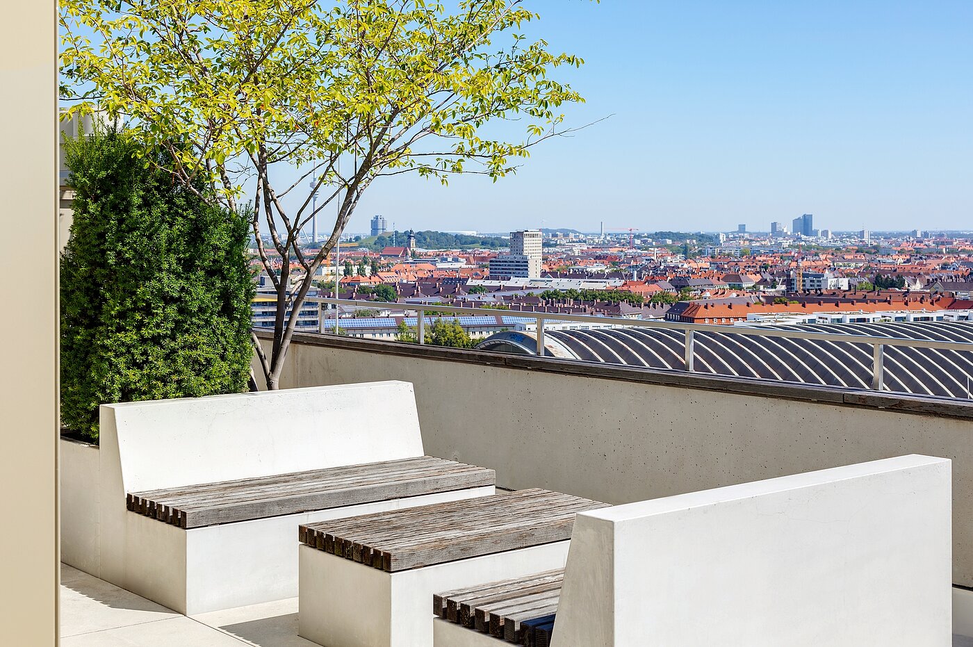 Apartment с 1.5 комнатами | München-Neuhausen | 70444 | Dachterrasse bei Tag....