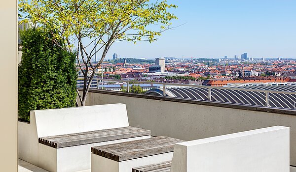Apartment с 1.5 комнатами | München-Neuhausen | 70444 | Dachterrasse bei Tag....