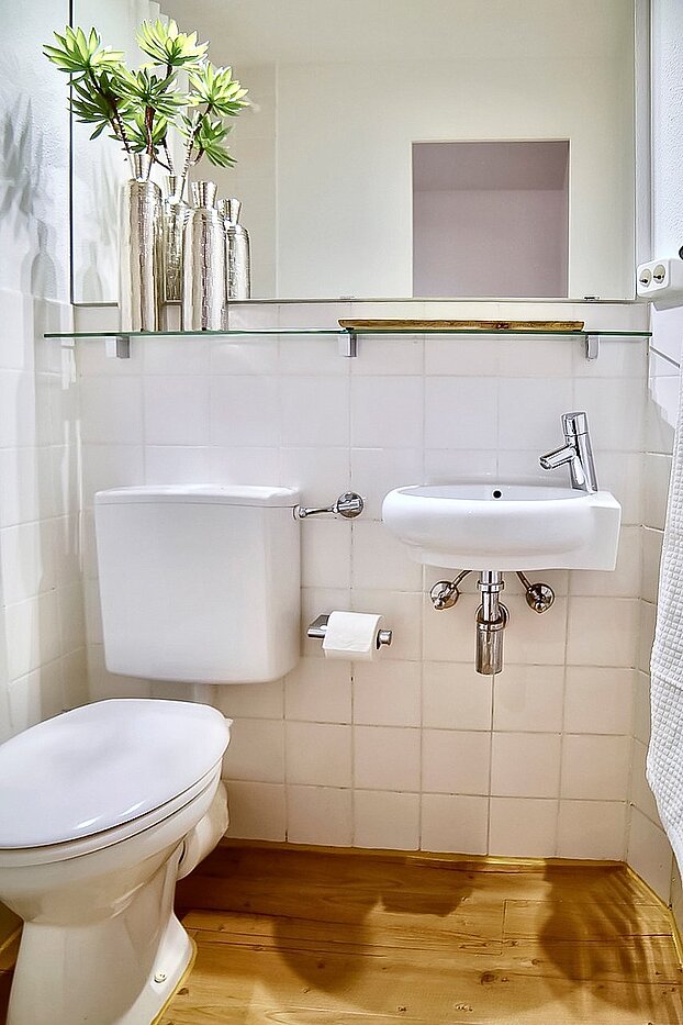 Квартира в многоэтажно доме с 1 комнатная | München-Trudering | 2011ML4 | ...weiß gefliesten...