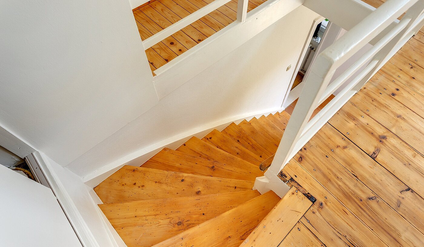 Bauernhaus с 9 комнатами | Hohenschäftlarn | 1805ML4 | Treppe Haus 1