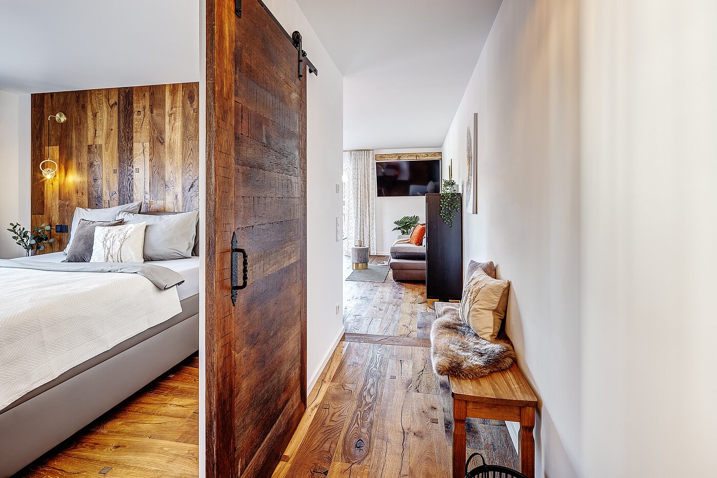 Плоский с 2 комнатами | Bad Wiessee | 700942 | Attraktive Altholztür zur räumlichen Trennung