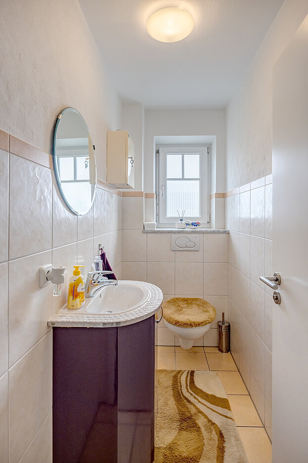 Квартира в многоэтажно доме с 3.5 комнатами | Bad Aibling | 70442 | Separates Gäste-WC