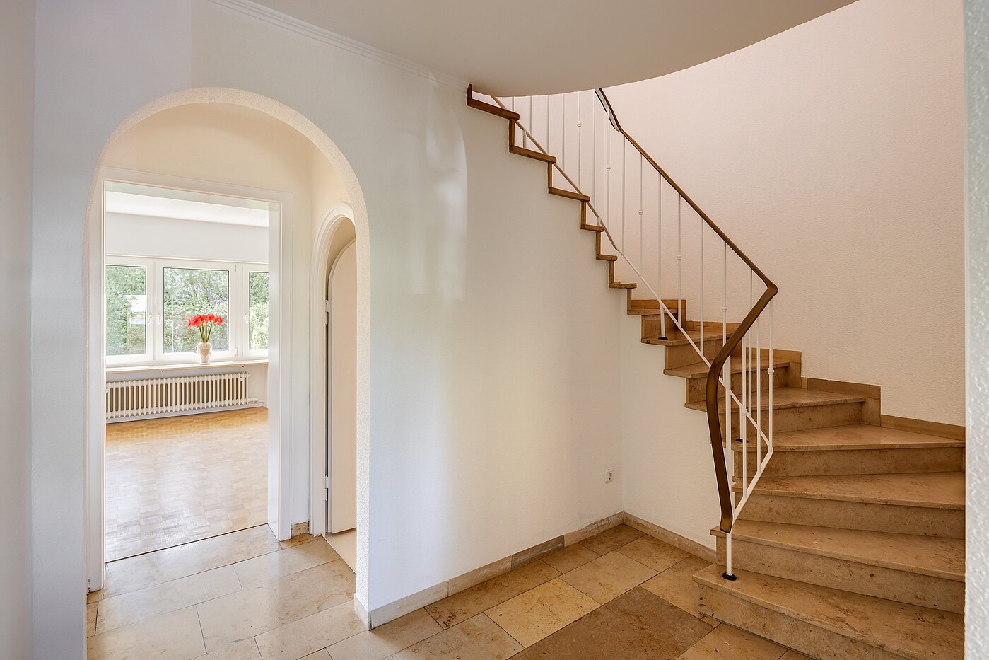 Половина двухквартирного жилого дома с 4 комнатами | München-Solln | 70120 | Treppenhaus Erdgeschoß