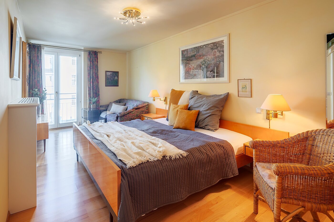 Квартира в многоэтажно доме с 2 комнатами | München-Sendling | 2010ML1 | ...Zugang zum Schlaf-und...