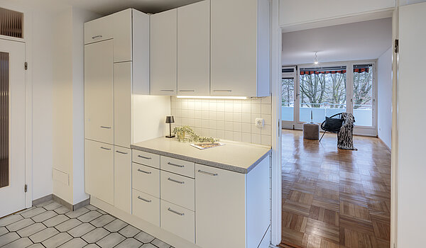Квартира в многоэтажно доме с 3.5 комнатами | München-Bogenhausen | 70305 | Blick zum Wohnzimmer