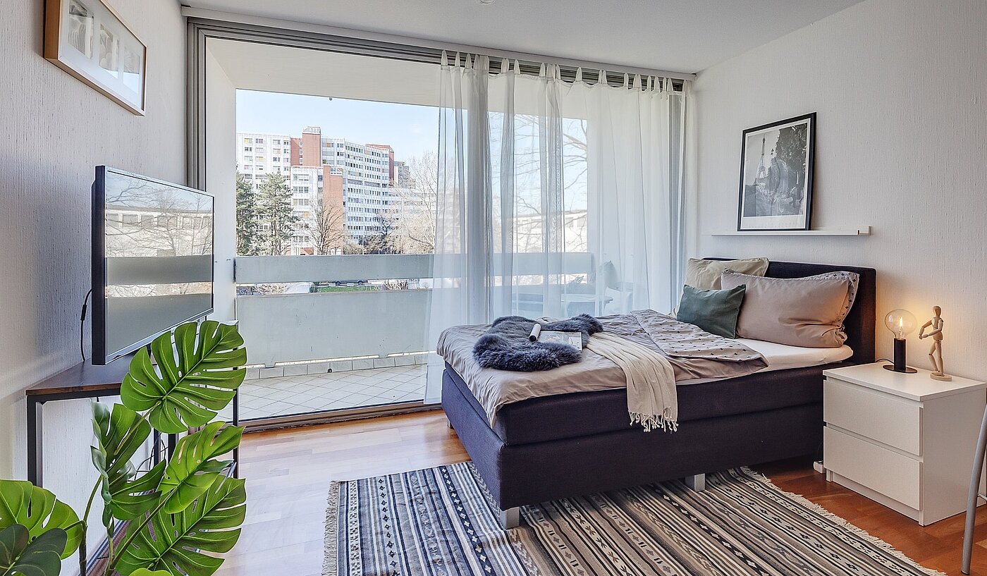 Квартира в многоэтажно доме с 1 комнатная | München-Bogenhausen | 2103ML6 | Hier der Blick Richtung Loggia