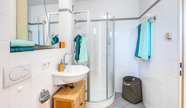 Квартира в многоэтажно доме с 2 комнатами | Haar | 70426 | ...mit Dusche