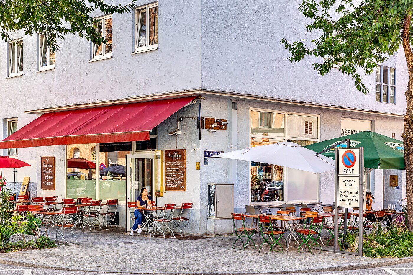 Мансардная квартира с 1 комнатная | München-Sendling | 700402 | Restaurants & Geschäfte