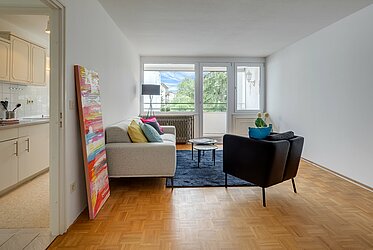 Berg am Laim:  Ideal aufgeteilte 2-Zi.-Wohnung mit sonnigem Balkon