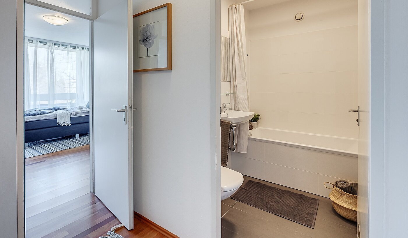 Квартира в многоэтажно доме с 1 комнатная | München-Bogenhausen | 2103ML6 | Blick ins Wannenbad