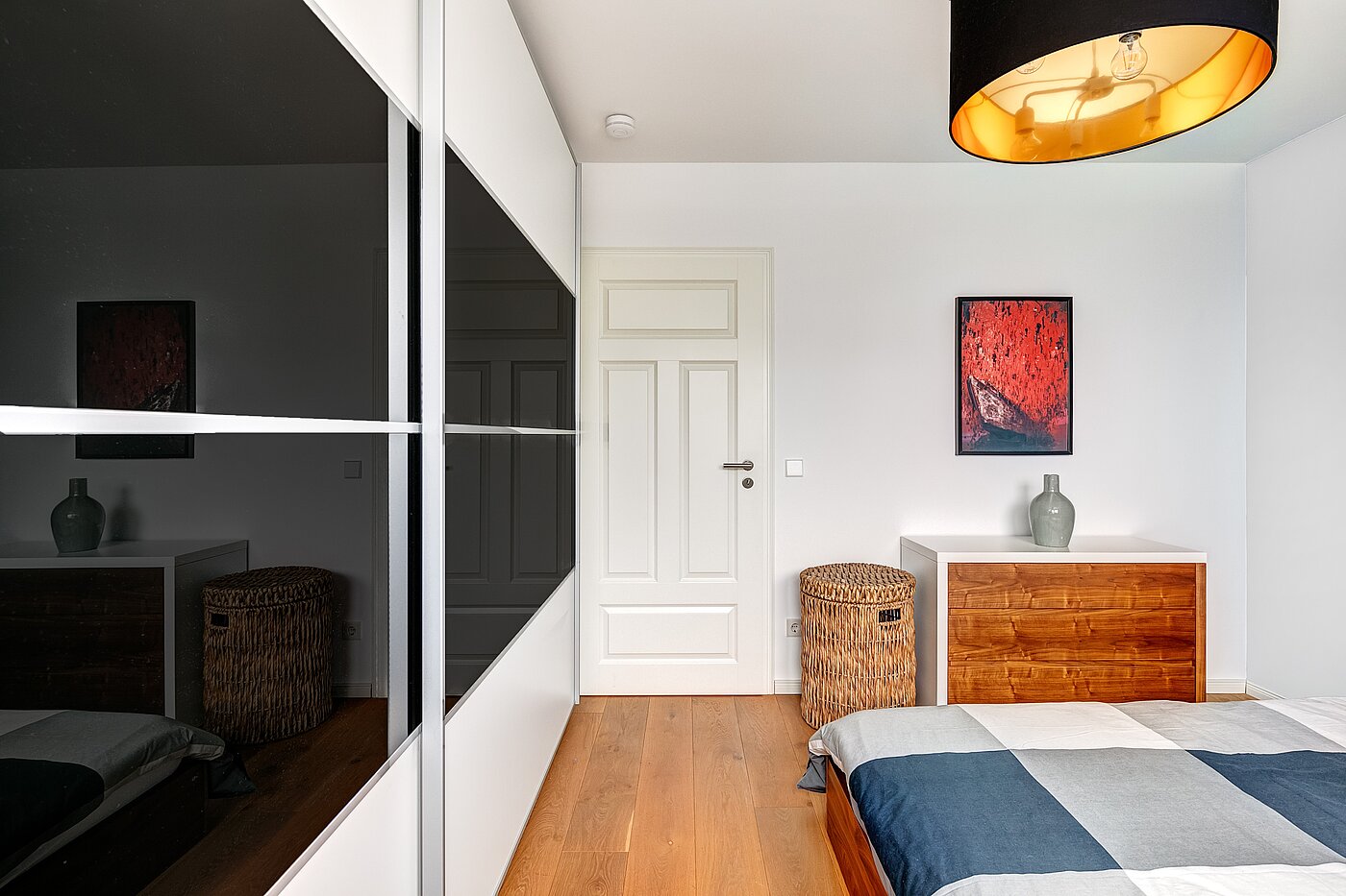 Квартира в многоэтажно доме с 2 комнатами | München-Obersendling | 701825 | ...und großem Kleiderschrank