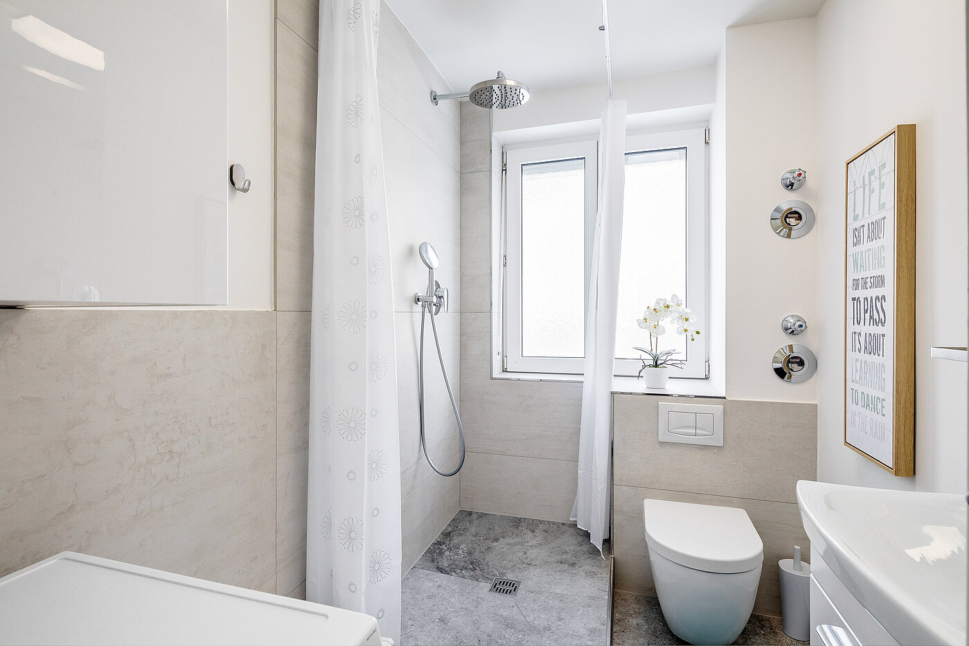 Квартира в многоэтажно доме с 2 комнатами | München-Allach | 70412 | ...Duschbad