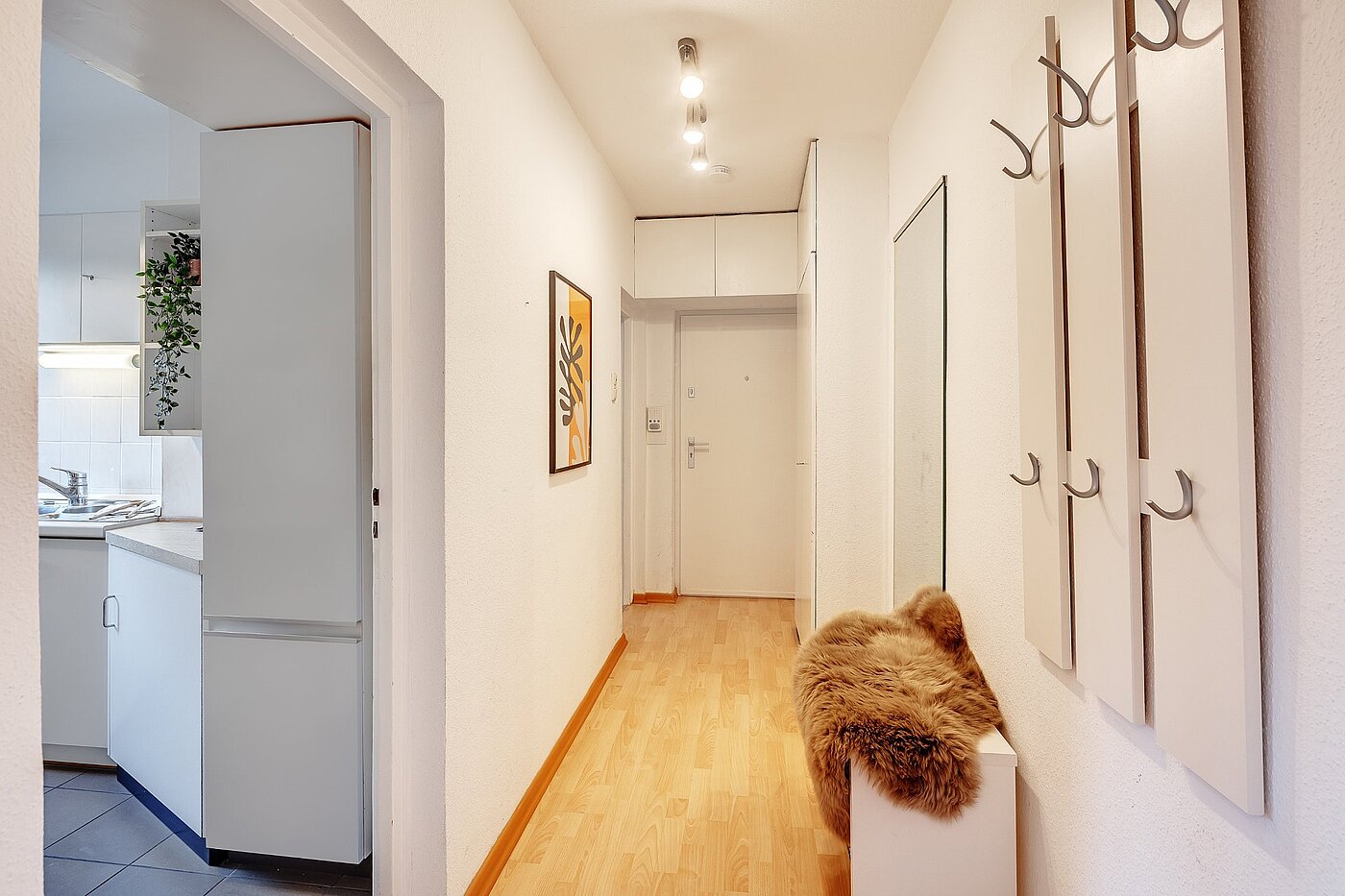 Квартира в многоэтажно доме с 1.5 комнатами | München-Schwabing | 2011ML3 | Flur mit Einbauschrank...