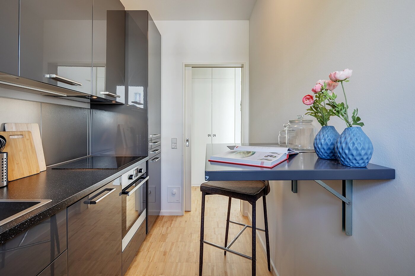 Квартира в многоэтажно доме с 2 комнатами | München-Thalkirchen | 2107ML2 | ...und genügend Arbeitsfläche