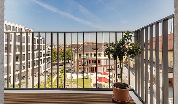 Квартира в многоэтажно доме с 2 комнатами | München-Maxvorstadt | 70023 | Balkon mit Morgensonne