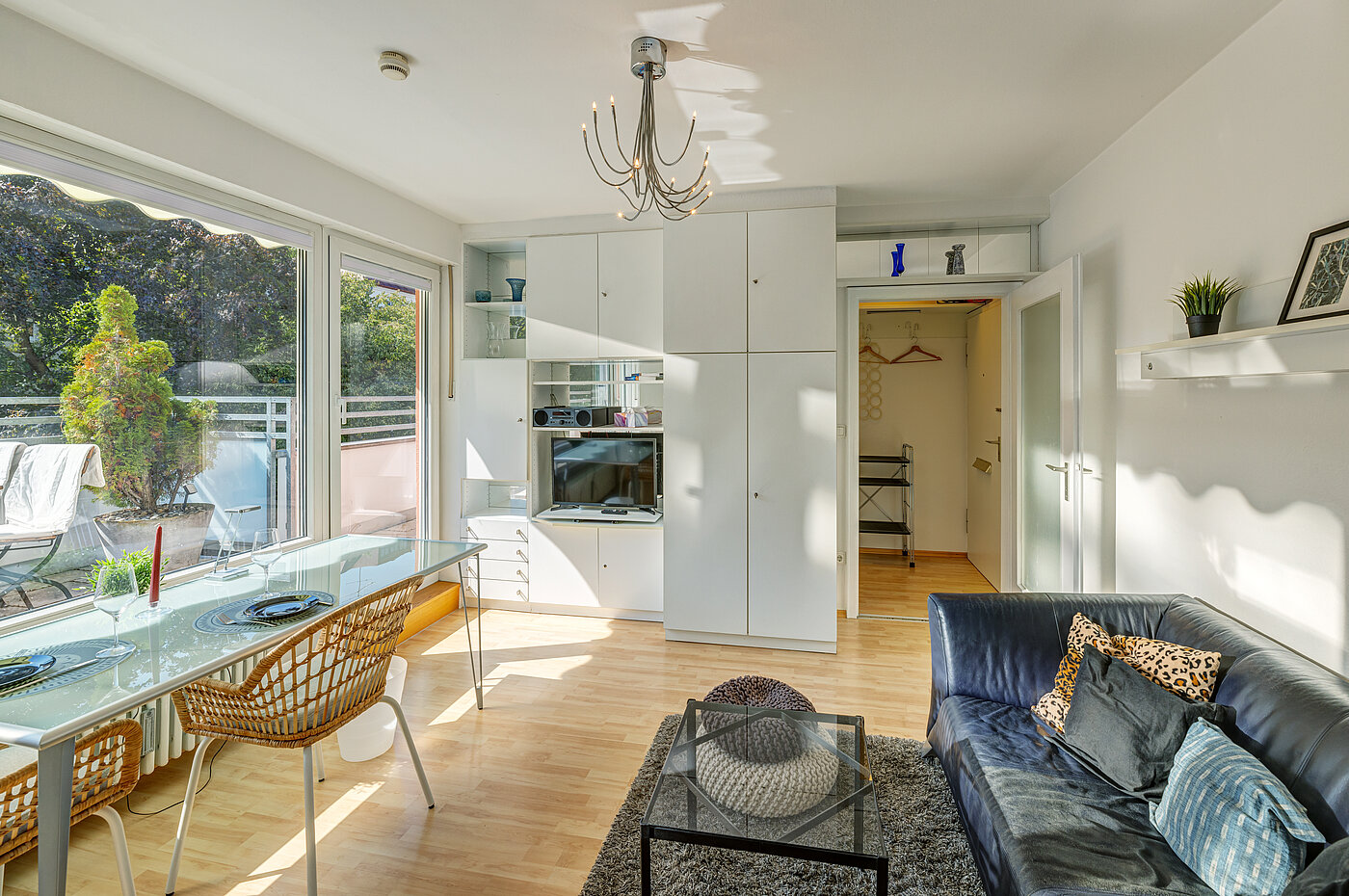 Квартира в многоэтажно доме с 1 комнатная | München-Schwabing | 70449 | Sehr helles Wohnzimmer...