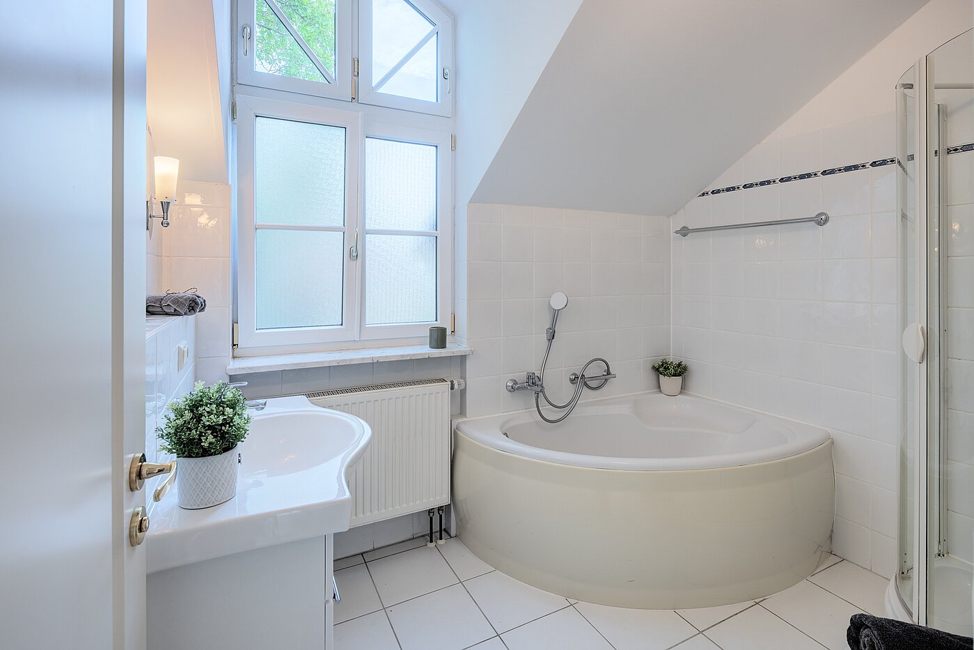 Половина двухквартирного жилого дома с 5 комнатами | München-Trudering | 70269 | Tageslichtbad