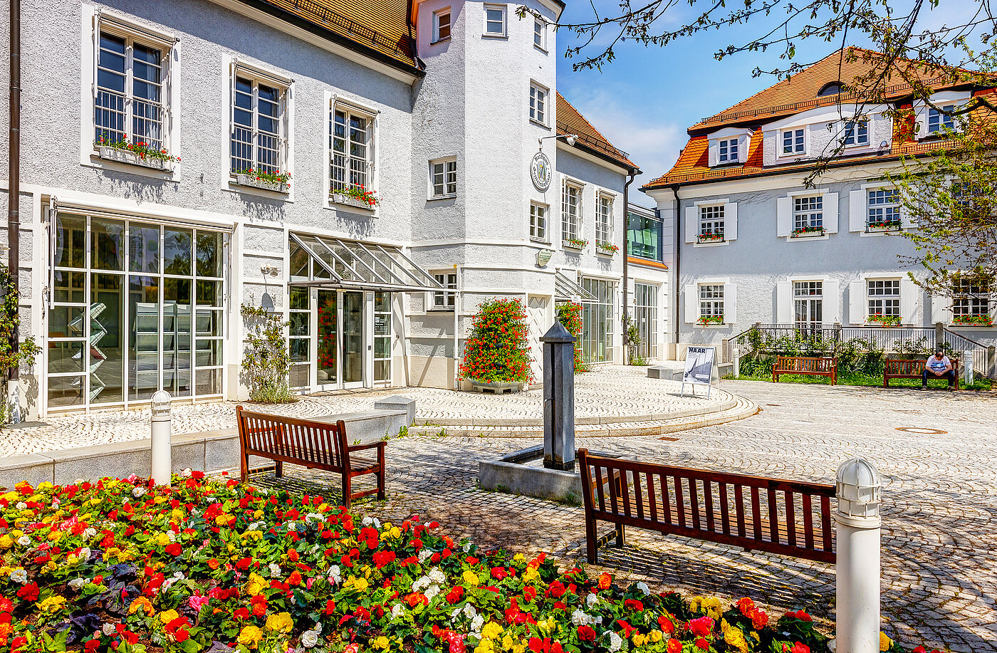 Квартира в многоэтажно доме с 2 комнатами | Haar | 70426 | ...doch zentral