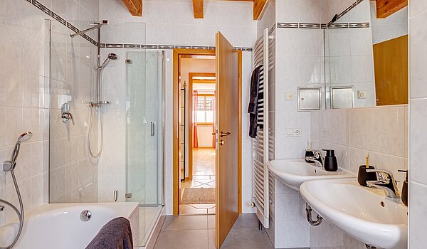 Дуплекс с 3.5 комнатами | München-Trudering | 703911 | ...mit Wanne und Dusche
