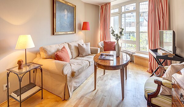 Квартира в многоэтажно доме с 1.5 комнатами | München-Maxvorstadt | 70480 | Wohnzimmer